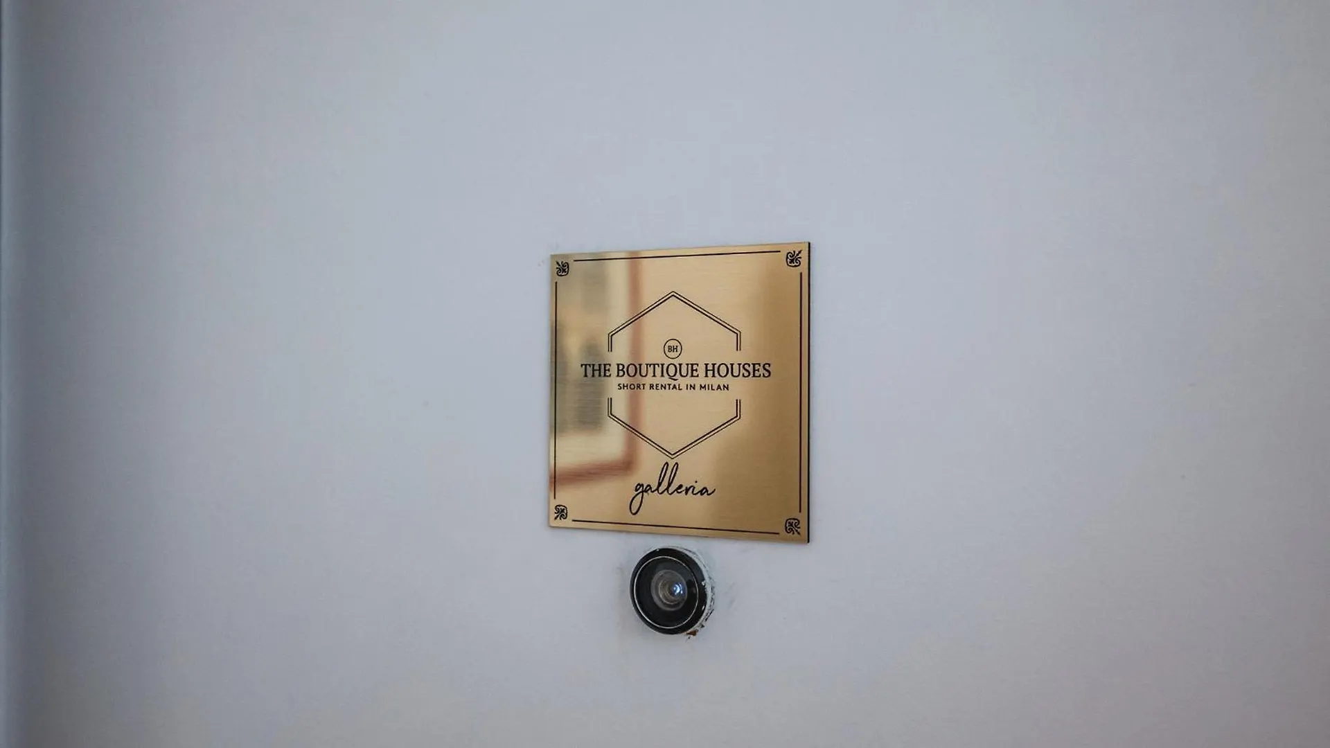 The Boutique Houses - Iconic Suite In Galleria Duomo With Private Parking Milan 0*,