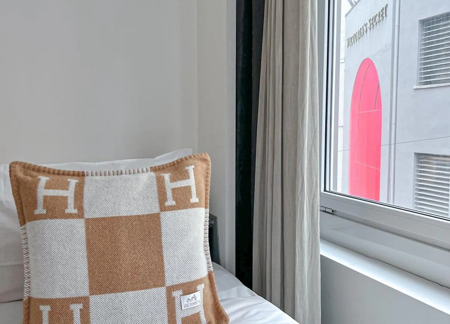 The Boutique Houses - Iconic Suite In Galleria Duomo With Private Parking Milan 0*,  Italy
