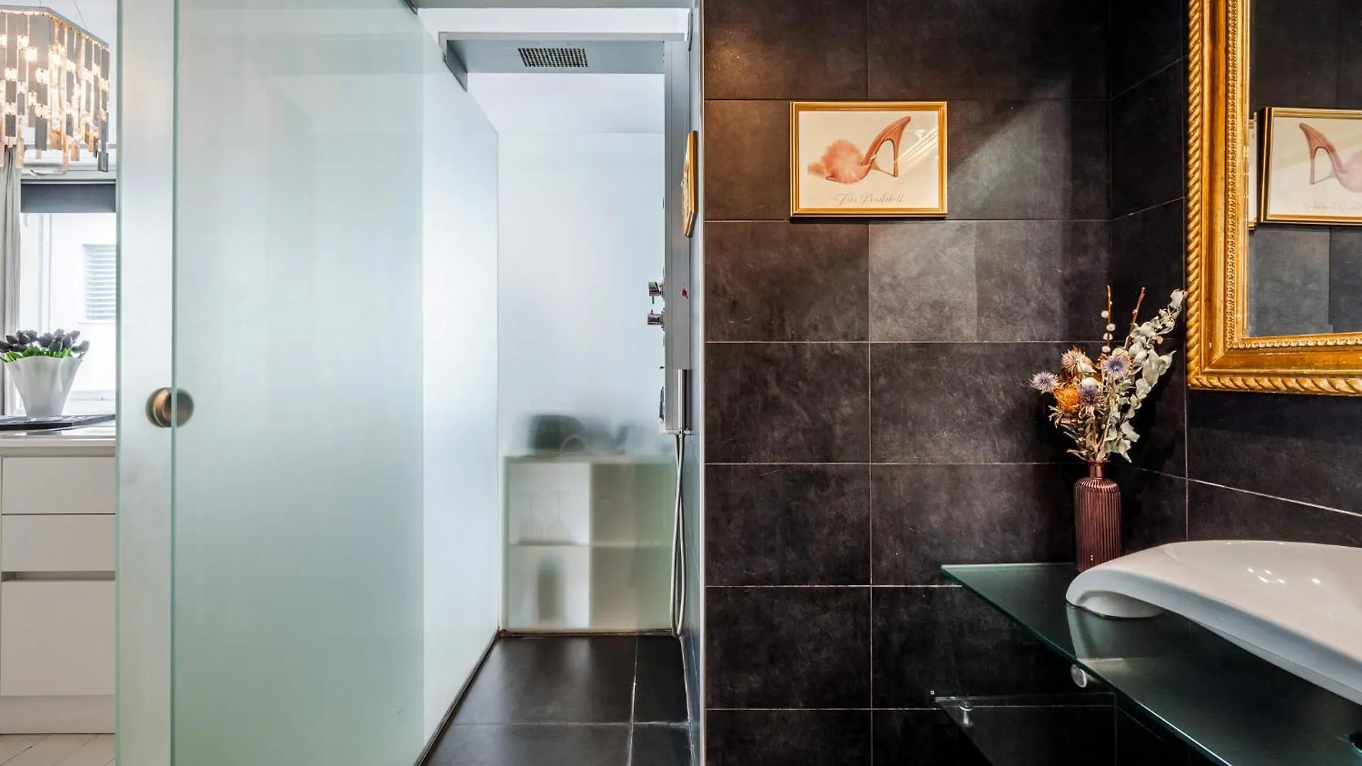 The Boutique Houses - Iconic Suite In Galleria Duomo With Private Parking Mailand 0*,  Italien